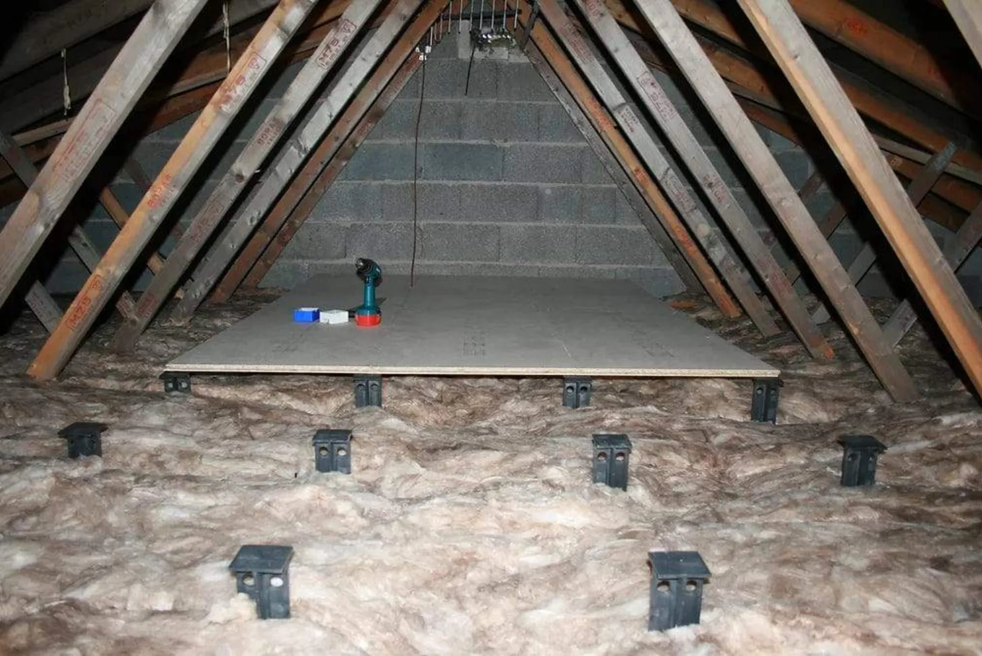 How does loft flooring affect acoustics