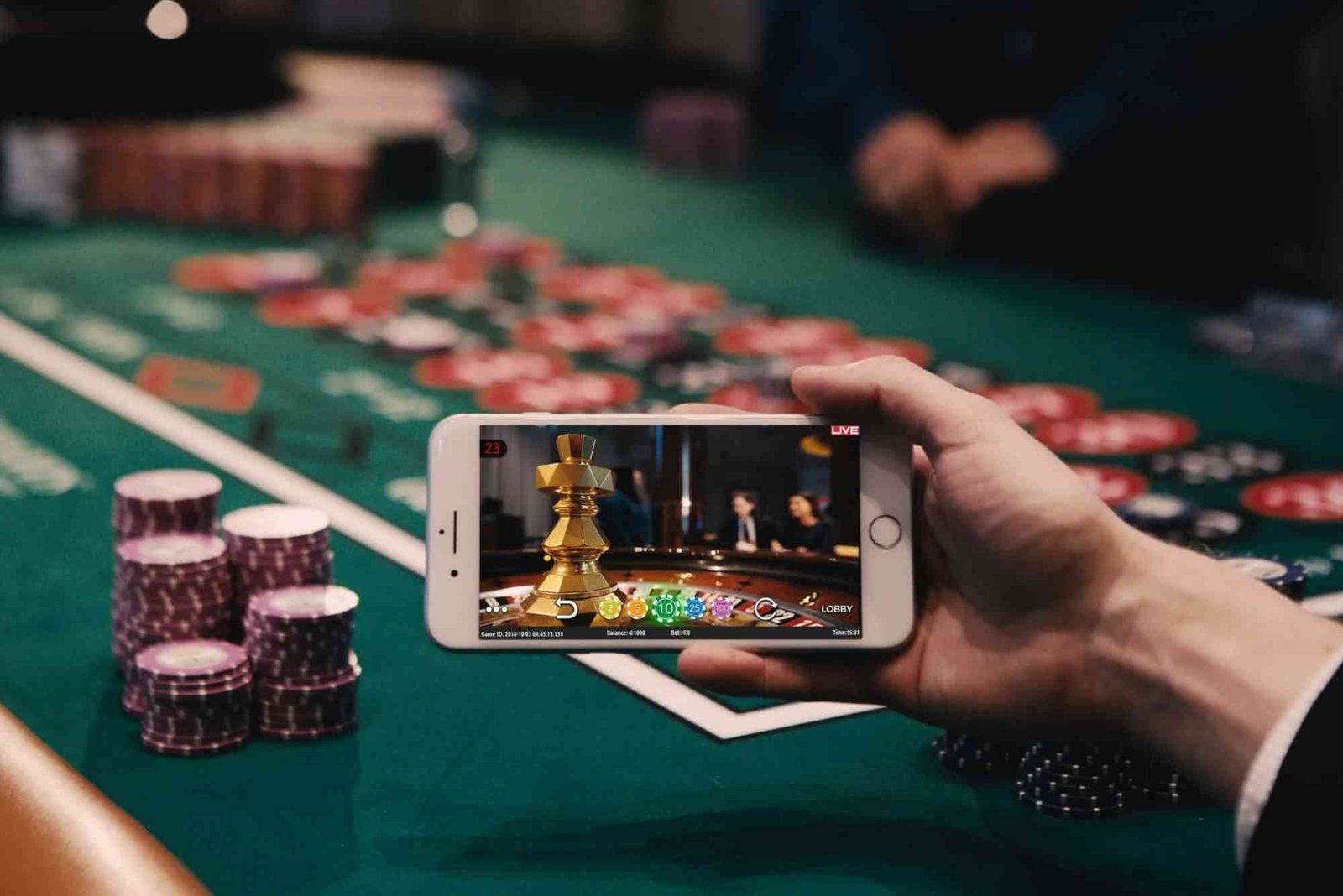 Can I Play Live Dealer Games on My Phone?